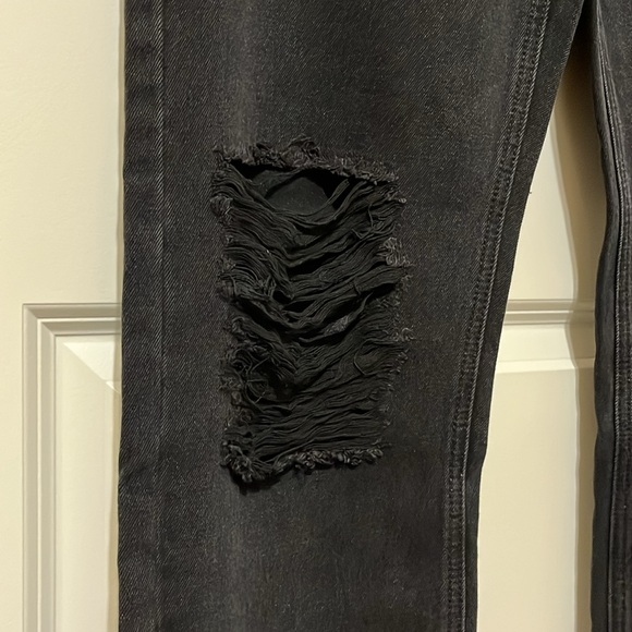 HOLLY ASYMMETRIC RIPPED LEG JEANS BLACK DENIM
 US 2 - Picture 8 of 8